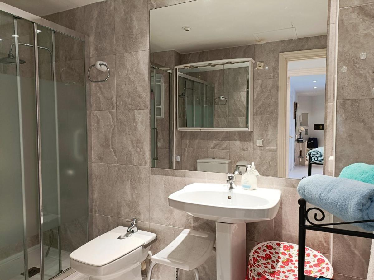 Fantastic 2 Bedrooms With Sea View Apartment *