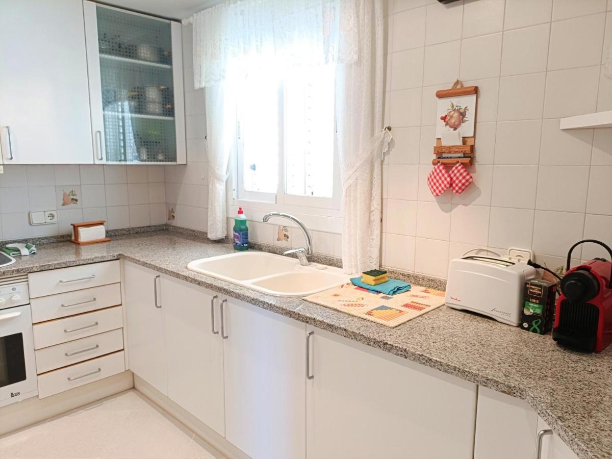 Fantastic 2 Bedrooms With Sea View Apartment
